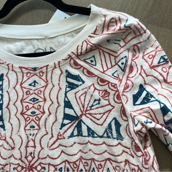 Chaser Crewneck Pullover Sweatshirt Size Small in Blue-Red Graphic Print - Picture 3 of 7